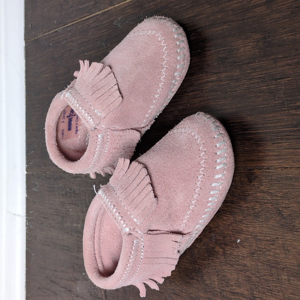 Minnetonka Infant Moccasins Sz 3 Alex Pink Suede